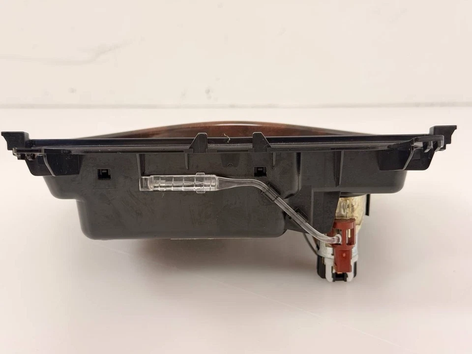 08-17 梅赛德斯 W212 E550 中控台烟灰缸烟灰缸隔层原始设备制造商 — 第 4/4 张图片