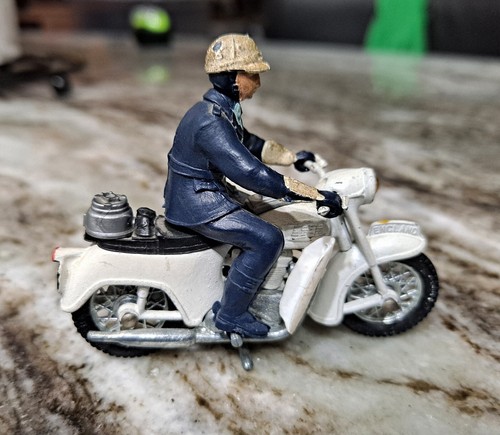 Motocicletta Triumph pattugliatore polizia britannica vintage grandine forte scala 1/32 - Foto 1 di 6