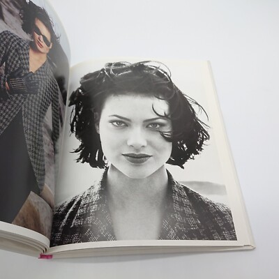CHANEL 1994-1995/1995-1996 Fall-Winter Collection Vintage Catalog