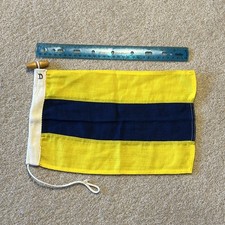 International Maritime Signal Sailing Flag - Delta - 35x20 cm. + Toggle & String