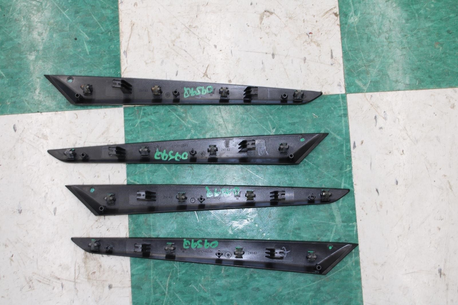 14-17 Ghibli Gray Front Rear LH RH Door Trim Panel Insert Set of 4x Factory OEM