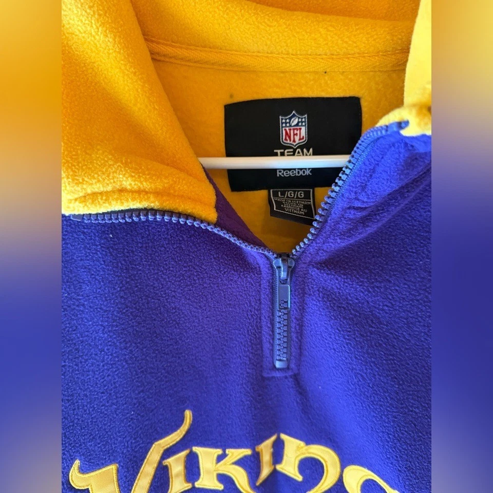 NFL team Reebok Purple and Yellow Vikings Pullover Fleece size Large - Image 3 of 3