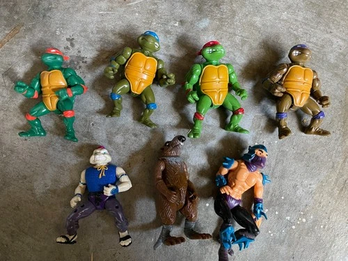 Vintage Teenage Mutant Ninja Turtles action figure lot