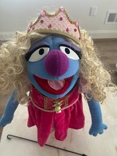 Disney MUPPETS FAO SCHWARZ Whatnot Workshop Curley Blonde Hand Puppet