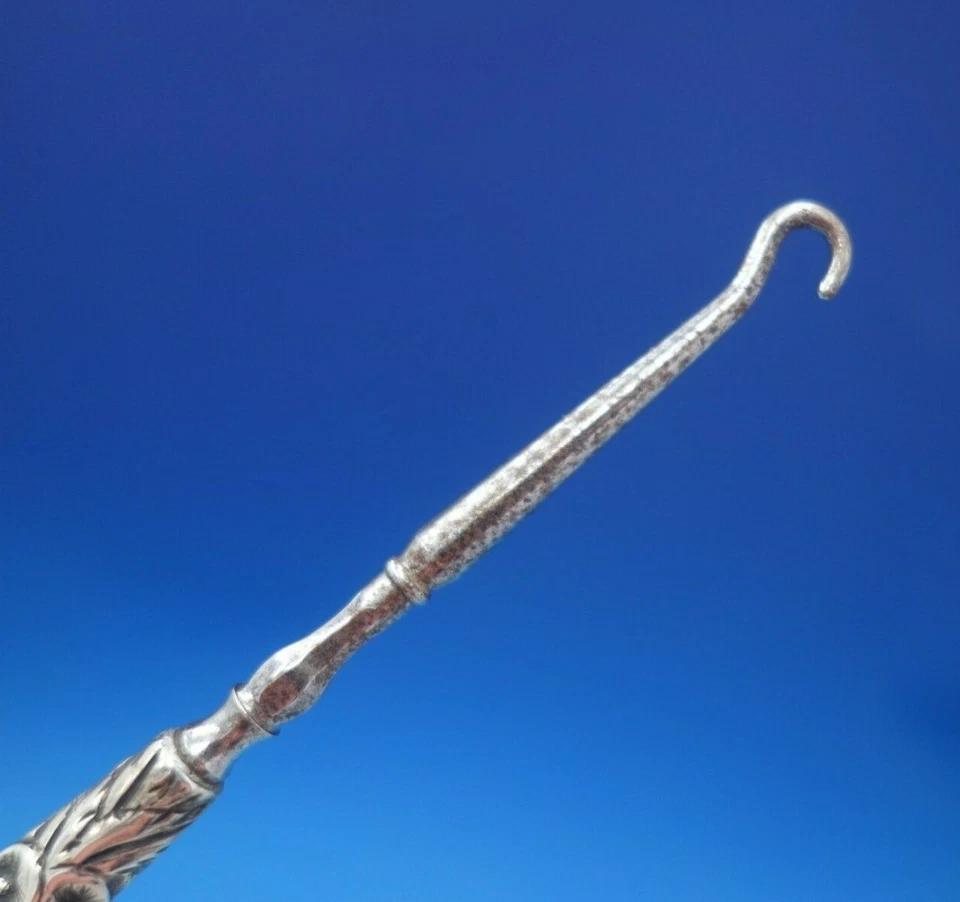 Крючок на пуговицах из стерлингового серебра Repousse от Jacobi and Jenkins HH WS 8 дюймов (#6365) - Изображение 4 из 4