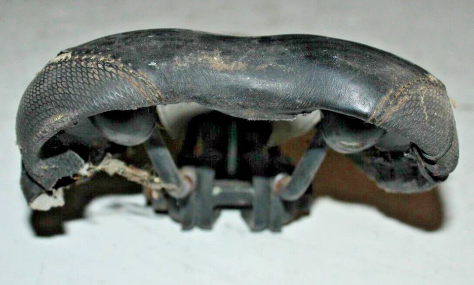 Sillín de bicicleta Mongoose de colección 260/145 mm carretera MTB confort híbrido envío rápido a EE. UU. Foto 3 de 4