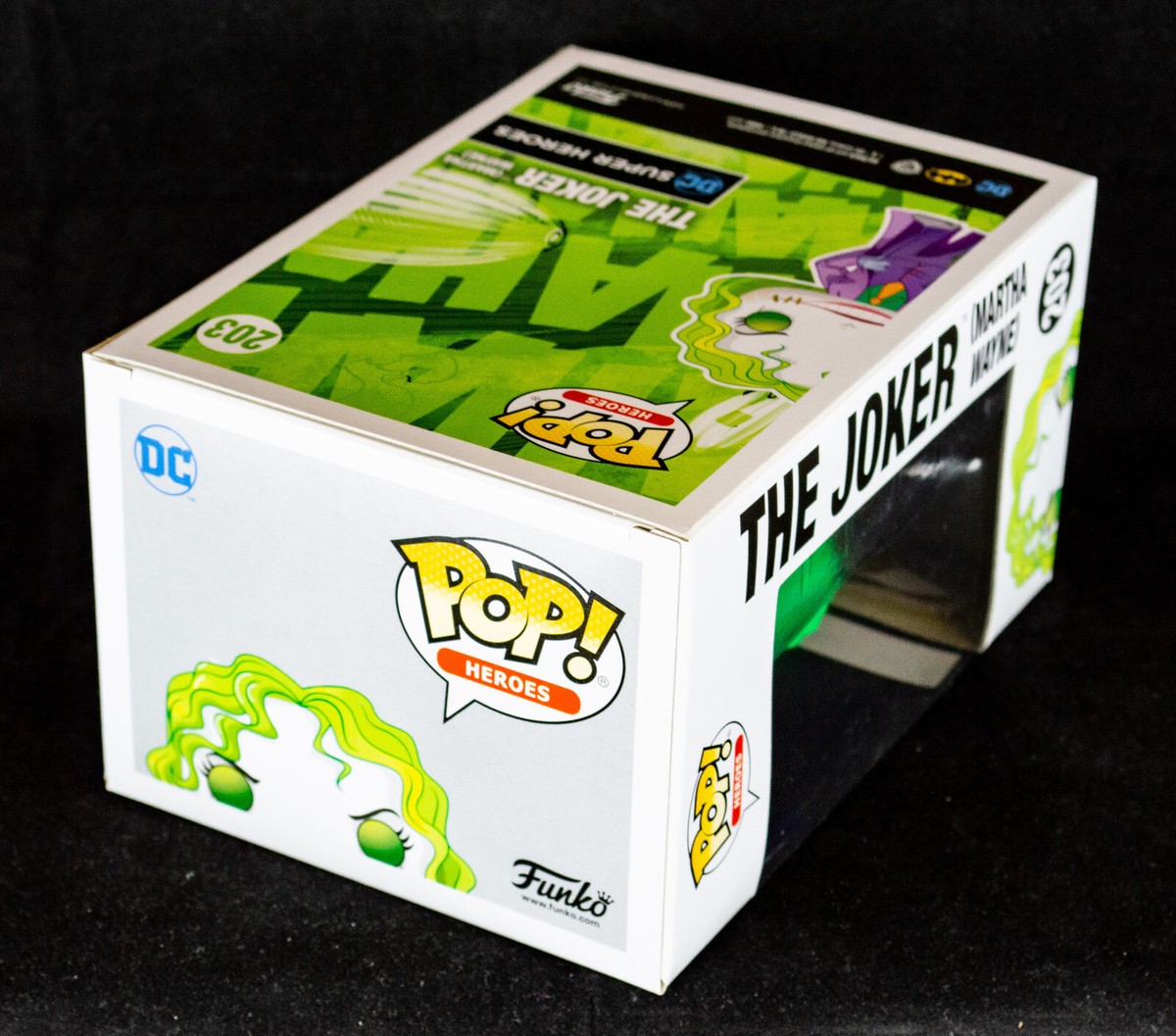 Funko Pop! DC Heroes The Joker (Martha Wayne) #203 w Funko Pop! DC Heroes The Joker (Martha Wayne) #203 w