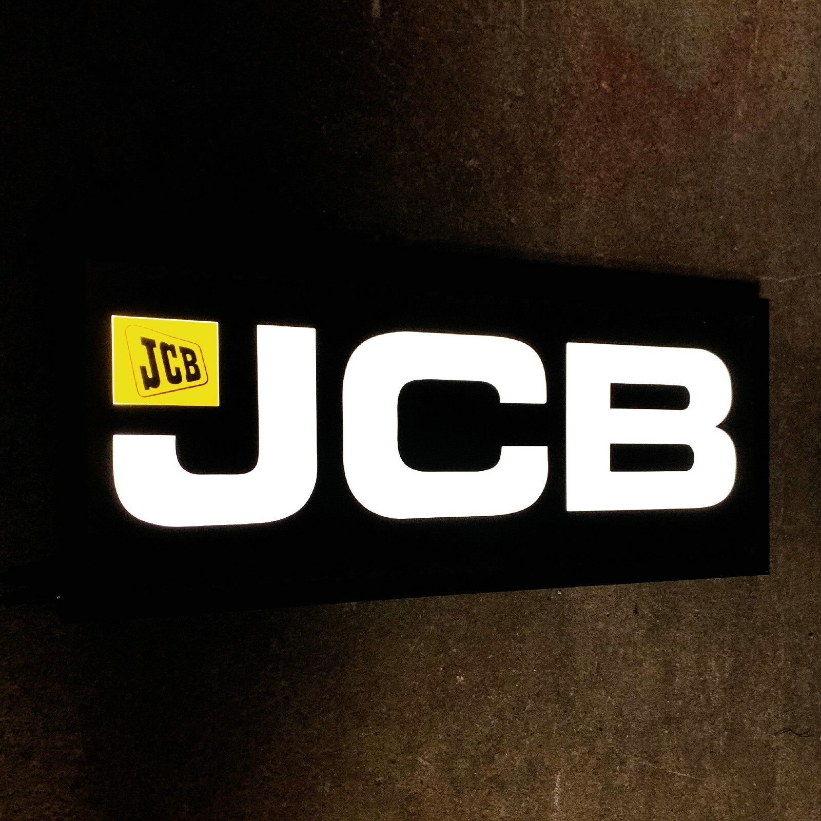 JCB LED ILLUMINATED WALL LIGHT UP GARAGE SIGN AUTOMOBILIA TOOLS DIGGER