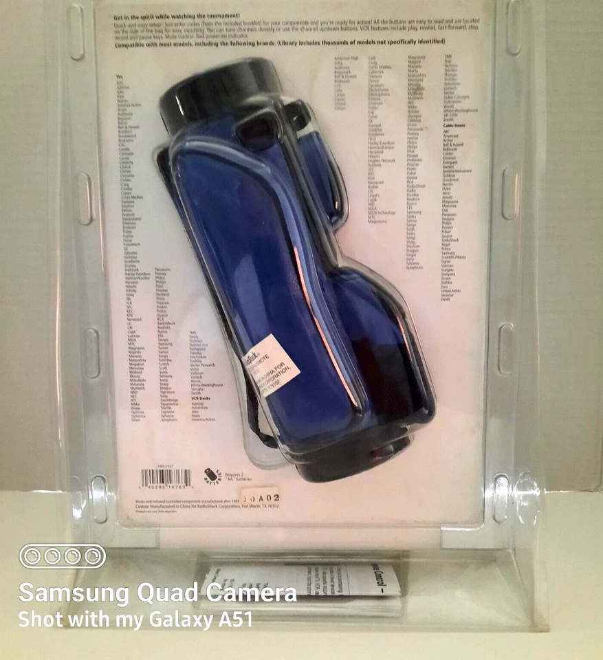 RADIO SHACK--3 IN 1 UNIVERSAL REMOTE CONTROL--GOLF BAG (NEW) - Image 2 of 2