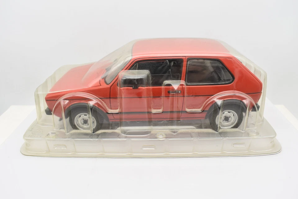 Modellino auto scala 1:18 VW GOLF GTE serie 1 modellismo da collezione solido - Immagine 2 di 4