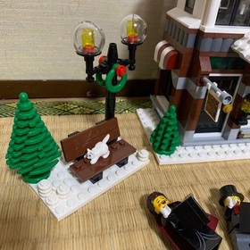 LEGO Creator Expert Winter Toy Shop 10249 In 2015 Used Retired Complete W/Manual