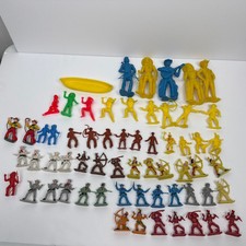 Vintage Cowboy and Indian Plastic Toy Figures Lot Of 60 Multiple Sizes