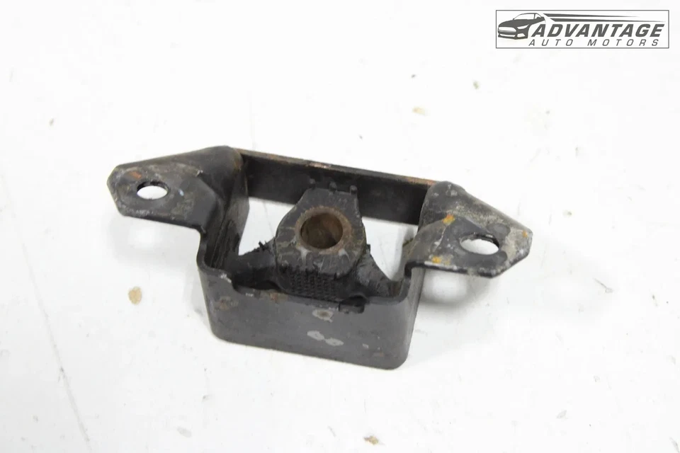 Nissan Versa 2018-2025 escape delantero tubo suspensión soporte OEM Foto 4 de 4