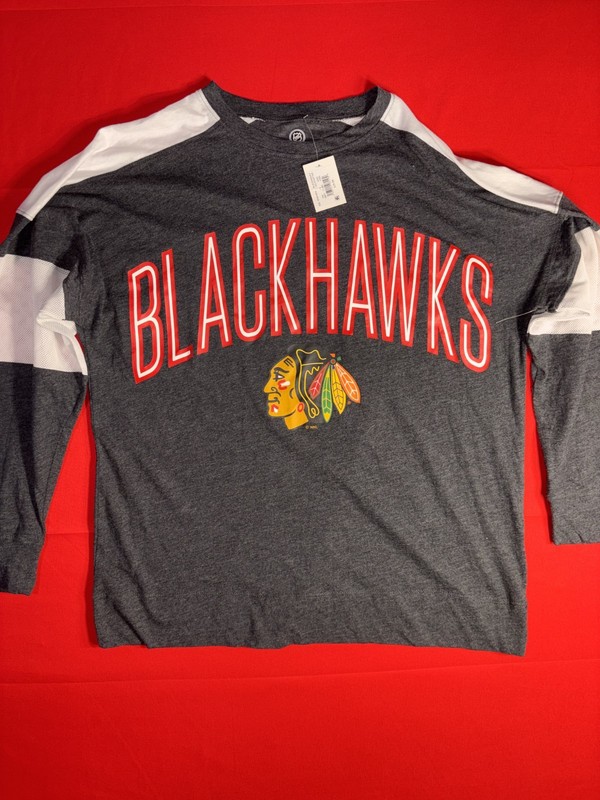 NWT NHL Chicago Blackhawks Women's Long Sleeve Shirt Size M 8/10