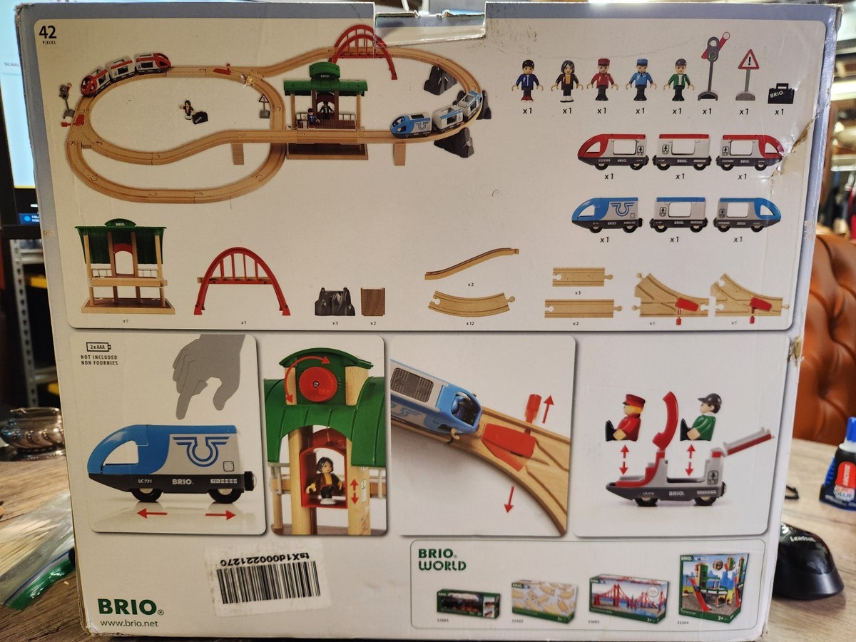 BRIO 33512 Travel Switching Set 3 Action Figures Trains Track Fun
