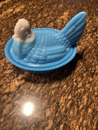 Vintage Westmoreland Turquoise Blue & Milk Glass  Hen Chicken on Nest Box