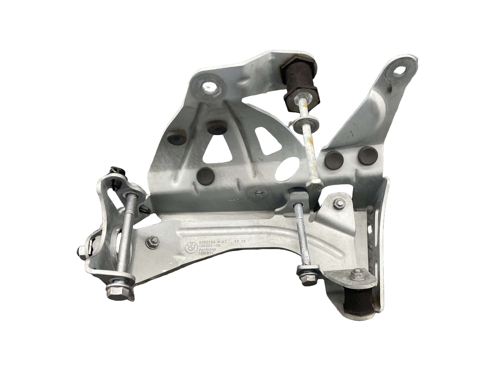 BMW i8 2014-2020 Pump bracket