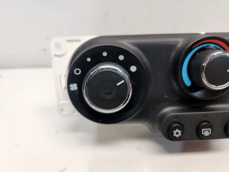 Saturn Vue 2006-07 (no híbrido) control de temperatura - manual  Foto 2 de 4