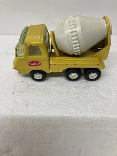 Vintage 1970 Tonka Toy Yellow Cement Lorry