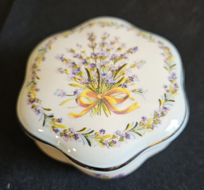 Royal Worcester Palissy Trinket Box w/Lid Sweet Lavender Round Shape