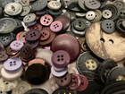 Mixed Lot of Over 500 Vintage Buttons Gold Silver Black  Blue for Crafts, Sewing — photo 4