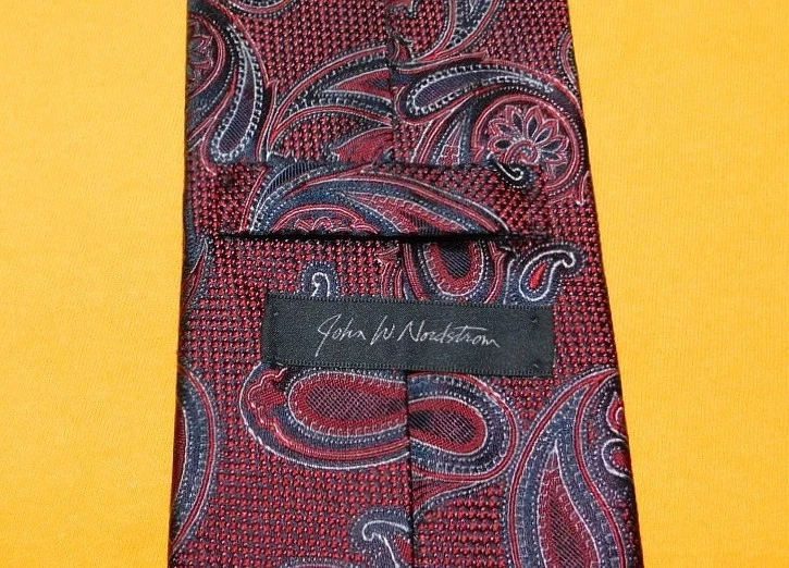 CORBATA PAISLEY JOHN W. NORDSTROM HECHA EN EE. UU. ROJA/AZUL/AMARILLA - CORBATAS DE DISEÑADOR. Foto 3 de 3