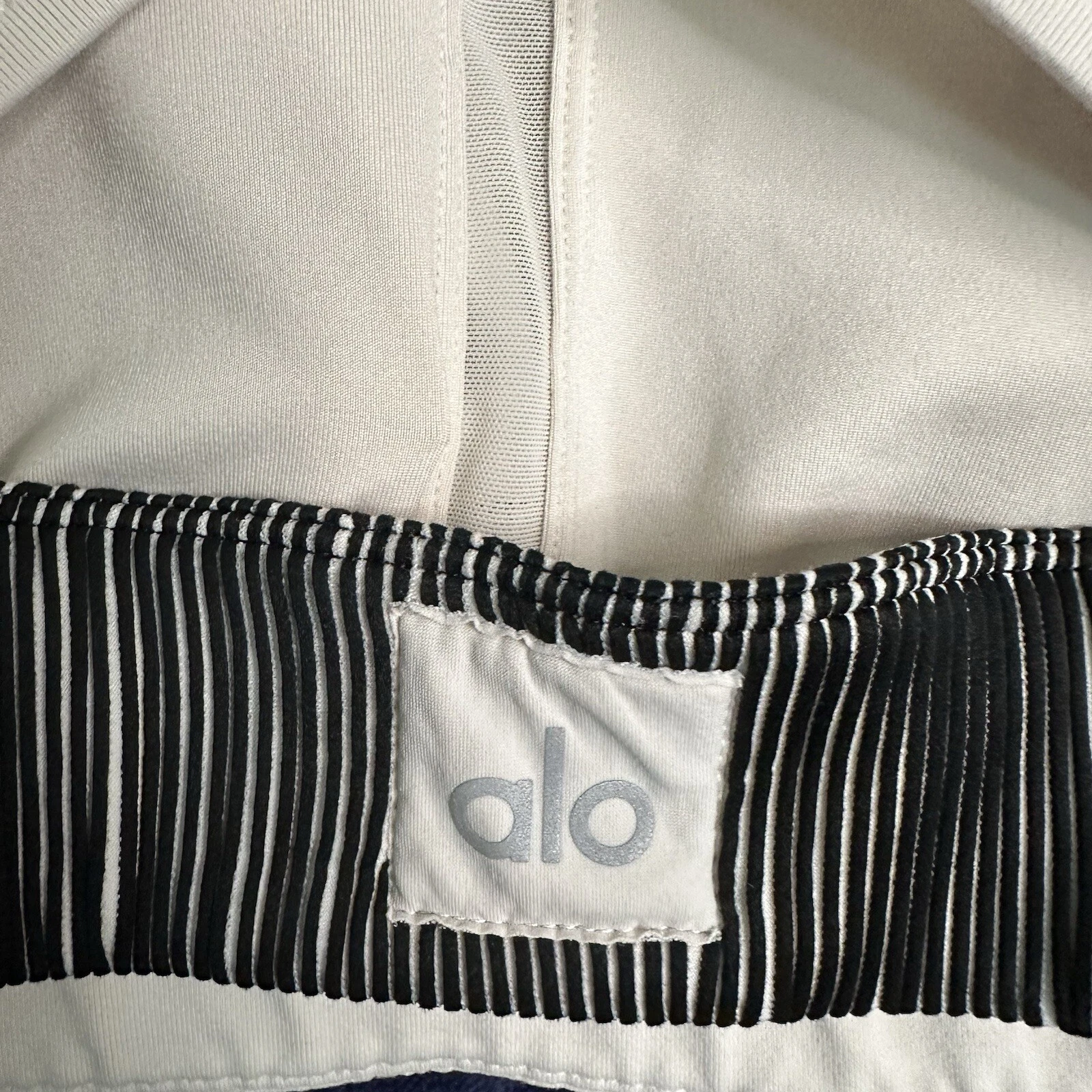 alo-yoga racerback tank-bra