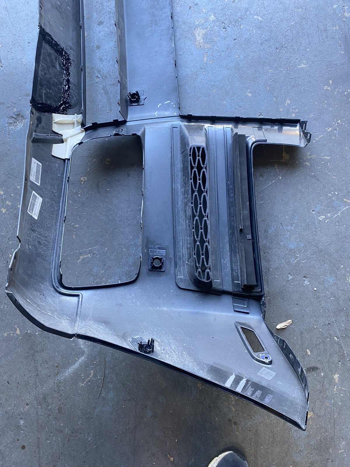 #1044 ROLLS ROYCE CULLINAN OEM FRONT BUMPER BLACK 51117448895