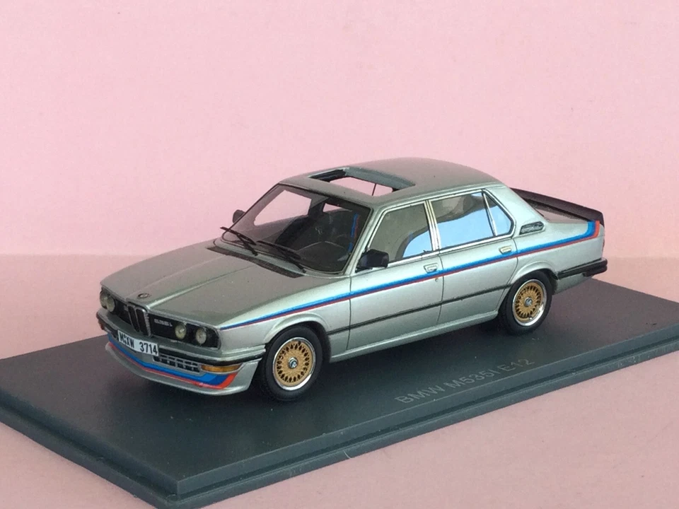 neo 1:43 bmw m535l e12 silver 1978 neo43471 - Immagine 2 di 4