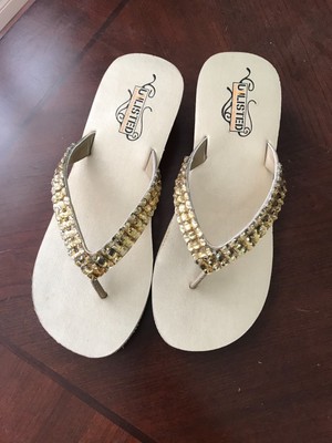 champagne colored flip flops