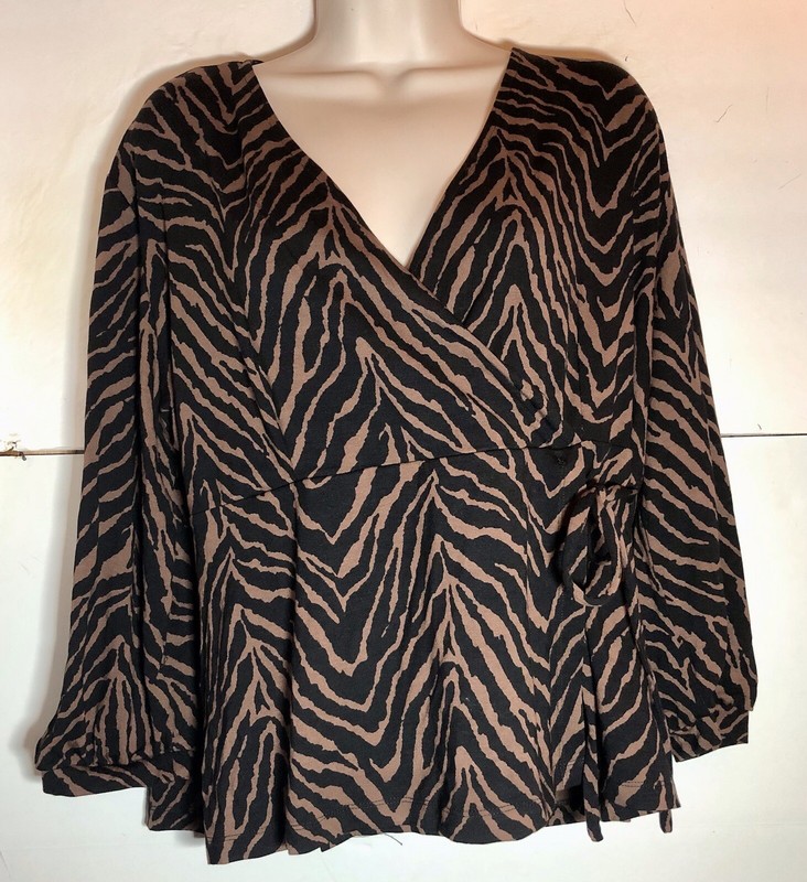 TWO TWENTY FIVE WOMENS PETITE SIZE PXL TOP BROWN/BLACK PRINT NEW W TAGS