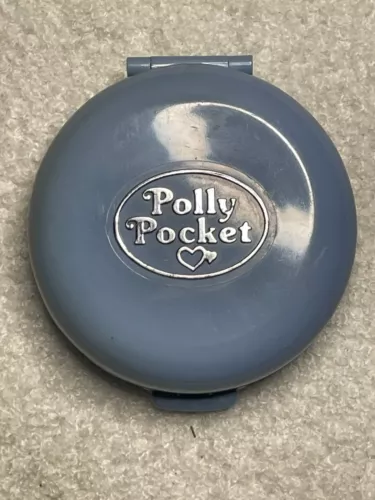 1989 Vintage Bluebird Polly Pocket Ice Skating Party with 1 Figure