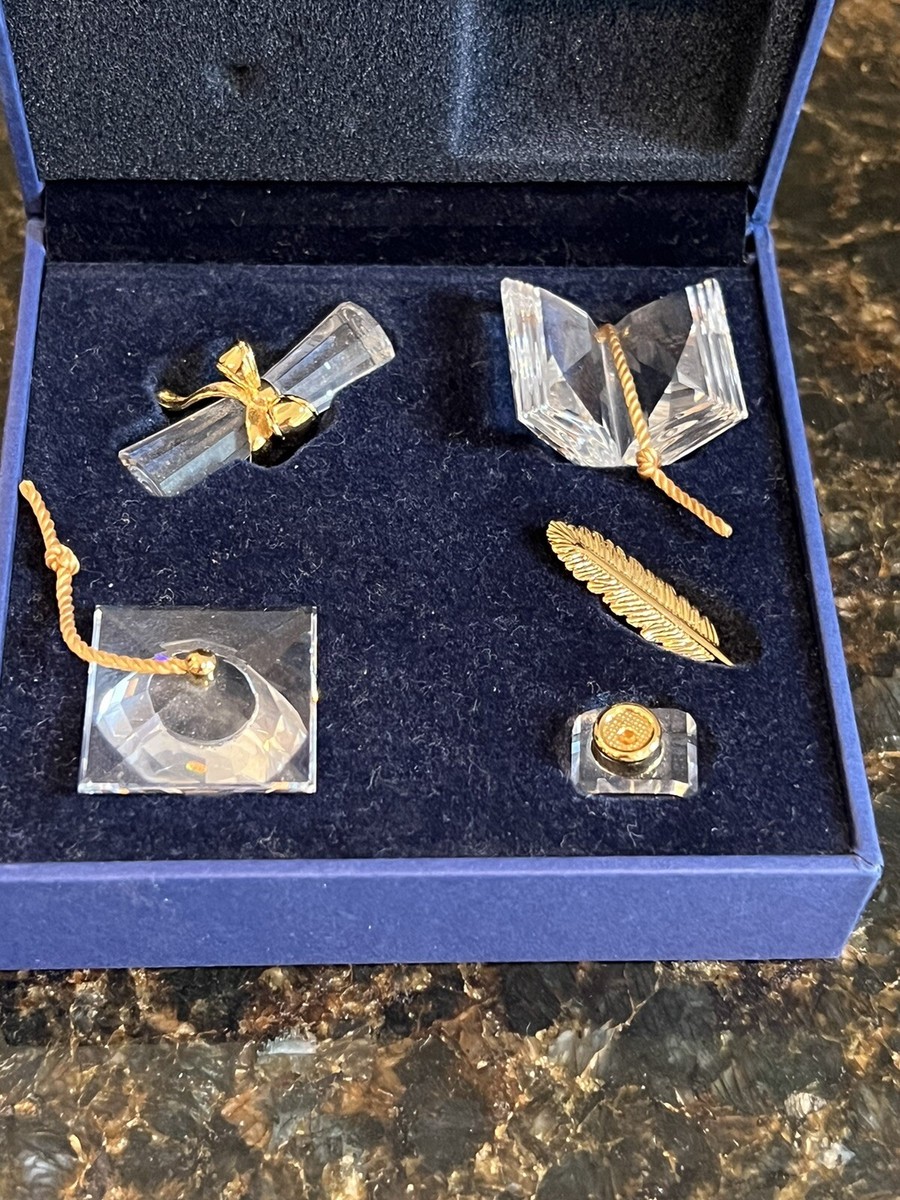 SWAROVSKI セレブレーションズコレクション 「卒業式セット」 SWAROVSKI Crystal and Gold Graduation Memories Set w/gold tassels