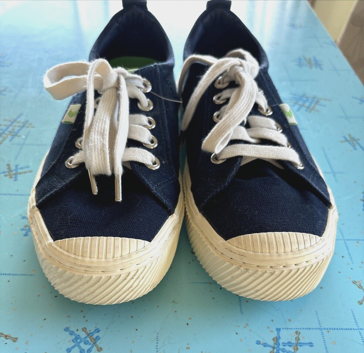 Cariuma IBI Bamboo Knit Lowtop Sneakers Blue Sustainable Style Womens