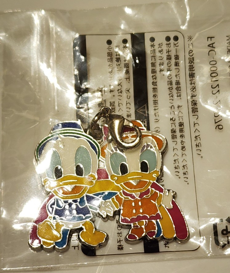 Tokyo Disney Resort Rainy Day Charm Limited Donald Daisy Zipper Accessory Japan