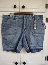 womans Gloria Vanderbilt size 16 blue denim Jean shorts New