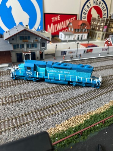USED Kato EMD SD38-2 HO Locomotive USS Cumberland US Steel #1 37-6491 - Picture 7 of 9