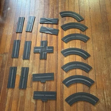 Lot of 18 Aurora Model Motoring Radius Curve Track 7X1519 6X1517 plus various