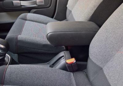 Bracciolo Citroen C3 Poggiabraccio Auto Bracciolo Auto Per Citroen C3 MK3 2016-2024 - Poggiabraccio Con Doppio Vano Portaoggetti Accessori Citroen C3 Accessorio Auto Comfort Guida