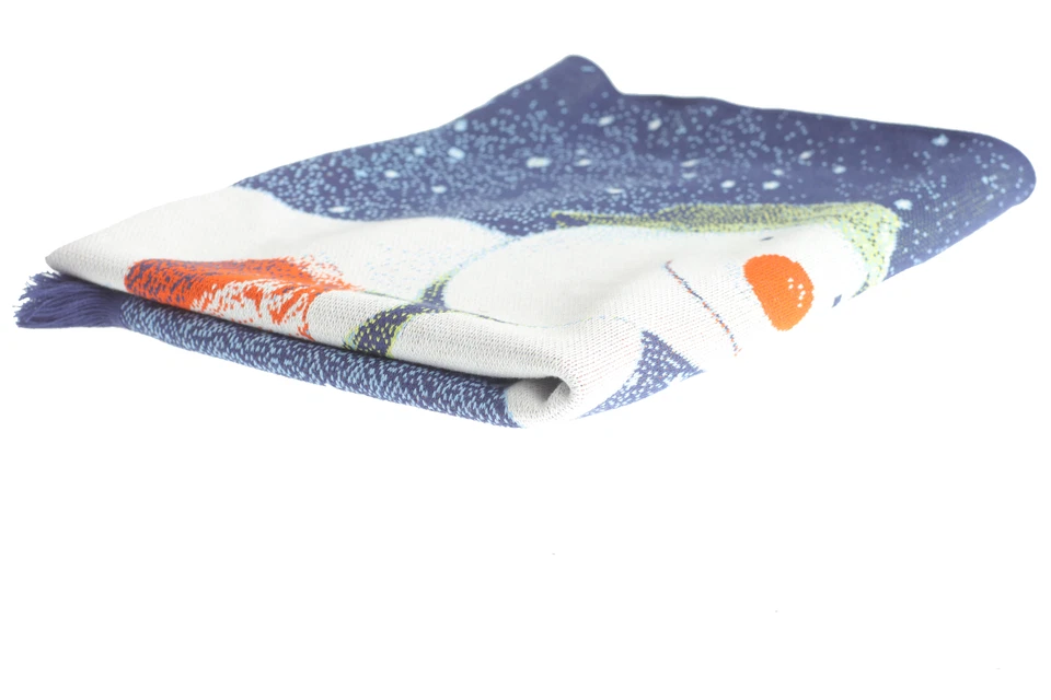 Raymond Briggs' The Snowman Knitted Blanket - Image 3 of 4