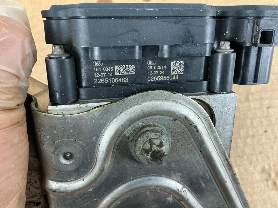 2010-2016 BMW 535i xDrive ABS Anti Lock Brake Pump Module 6853400, 6858955 OEM - Image 4 of 4