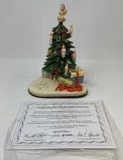 Goebel Hummel Figurine - Musikfest Collection Christmas Surprise Music Box
