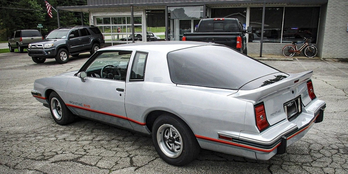 1986 Pontiac Grand Prix Aerocoupe left rear profile