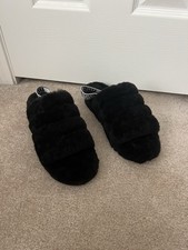 UGG Women s Fluff Yeah Slide Black/Dark Shadow Size 10