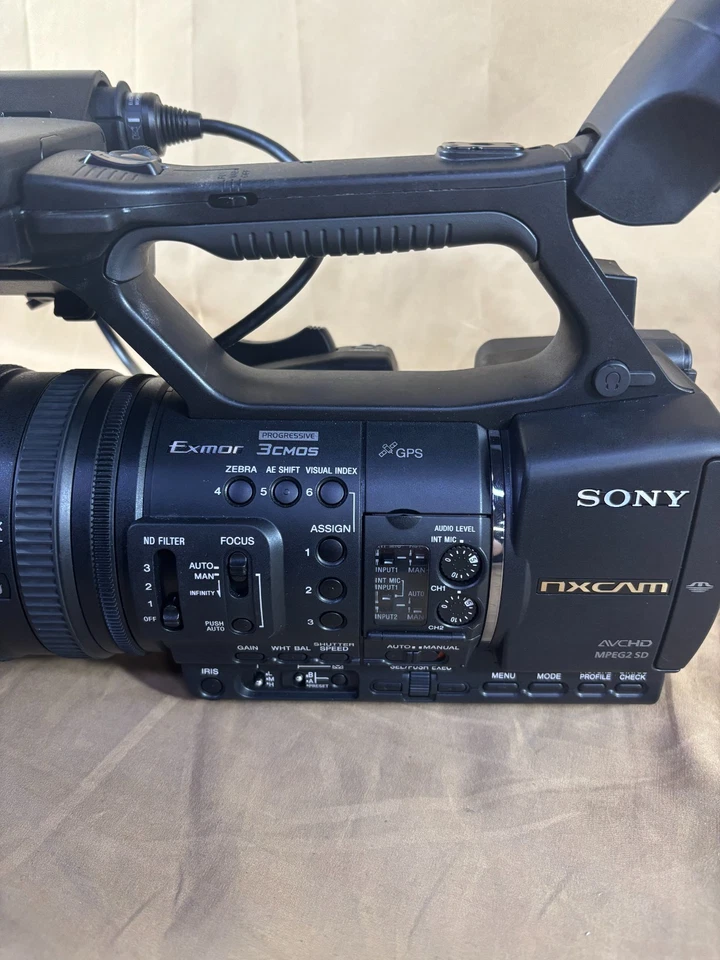 Videocámara profesional HD Sony HXR-NX5U NXCAM con estuche rígido Pelican ¡y accesorios!! Foto 4 de 4