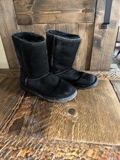 Woman’s Bear Claw Boots Size 8 Women's