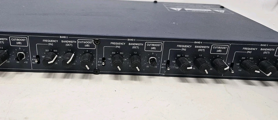 Symetrix 551E 5-Band Parametric Equalizer Unit - Image 4 of 4