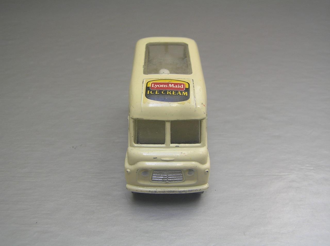 Matchbox Lesney 47 Commer Ice Cream Canteen made in England Excellent