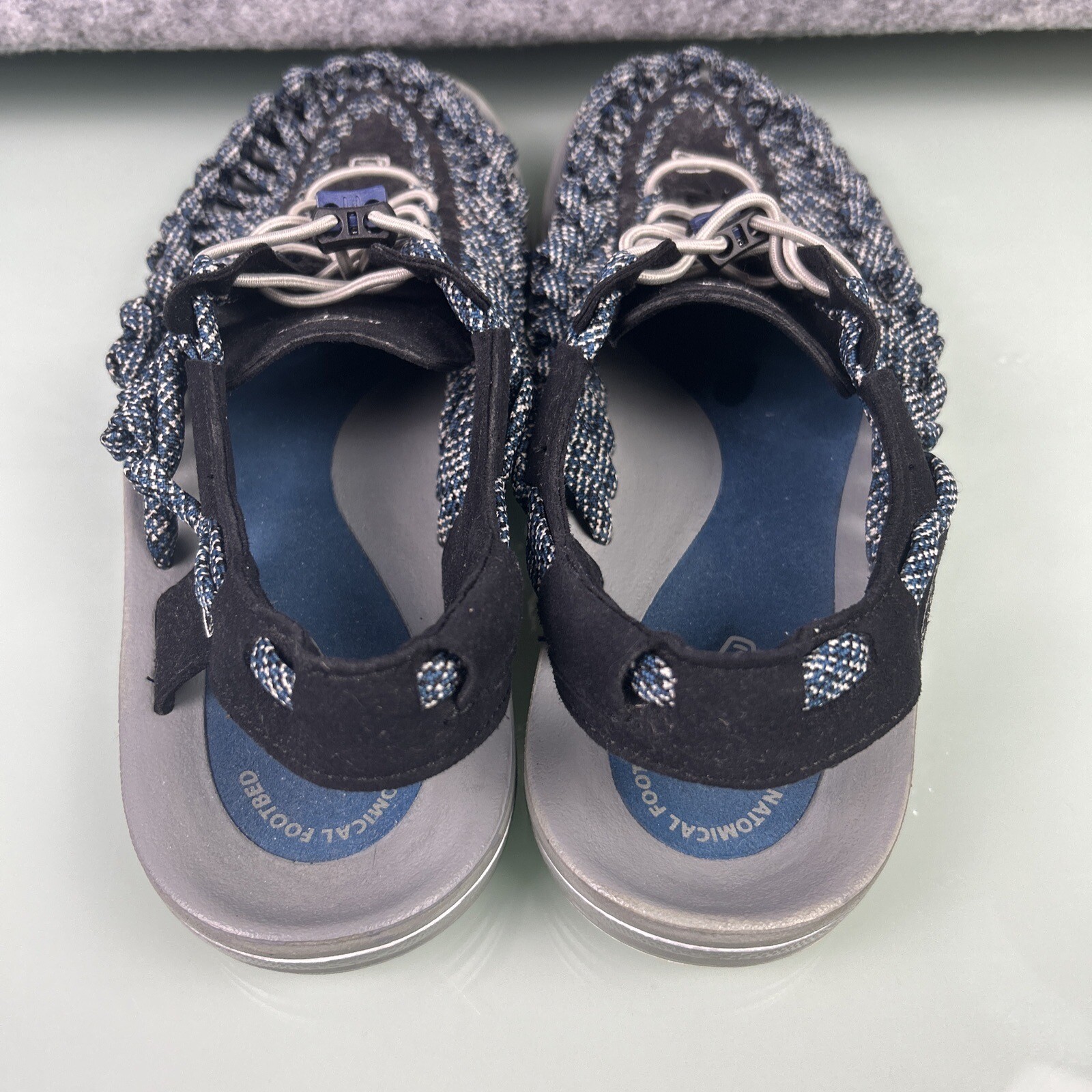 Keen Uneek Sandals Mens 10 Slip On Water Shoes ParaCord Bungee Outdoor