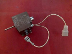 Magnetschalter Brühgruppe P6W-X5X 22413 Impressa E75 Typ 627 B1 -2